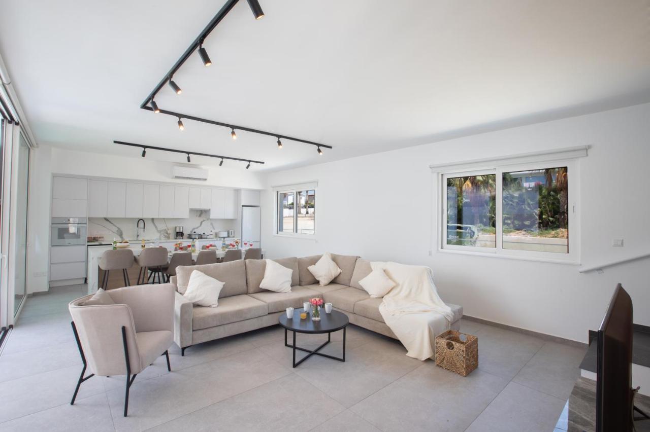 Kube Luxury Villas Ayia Napa Eksteriør billede
